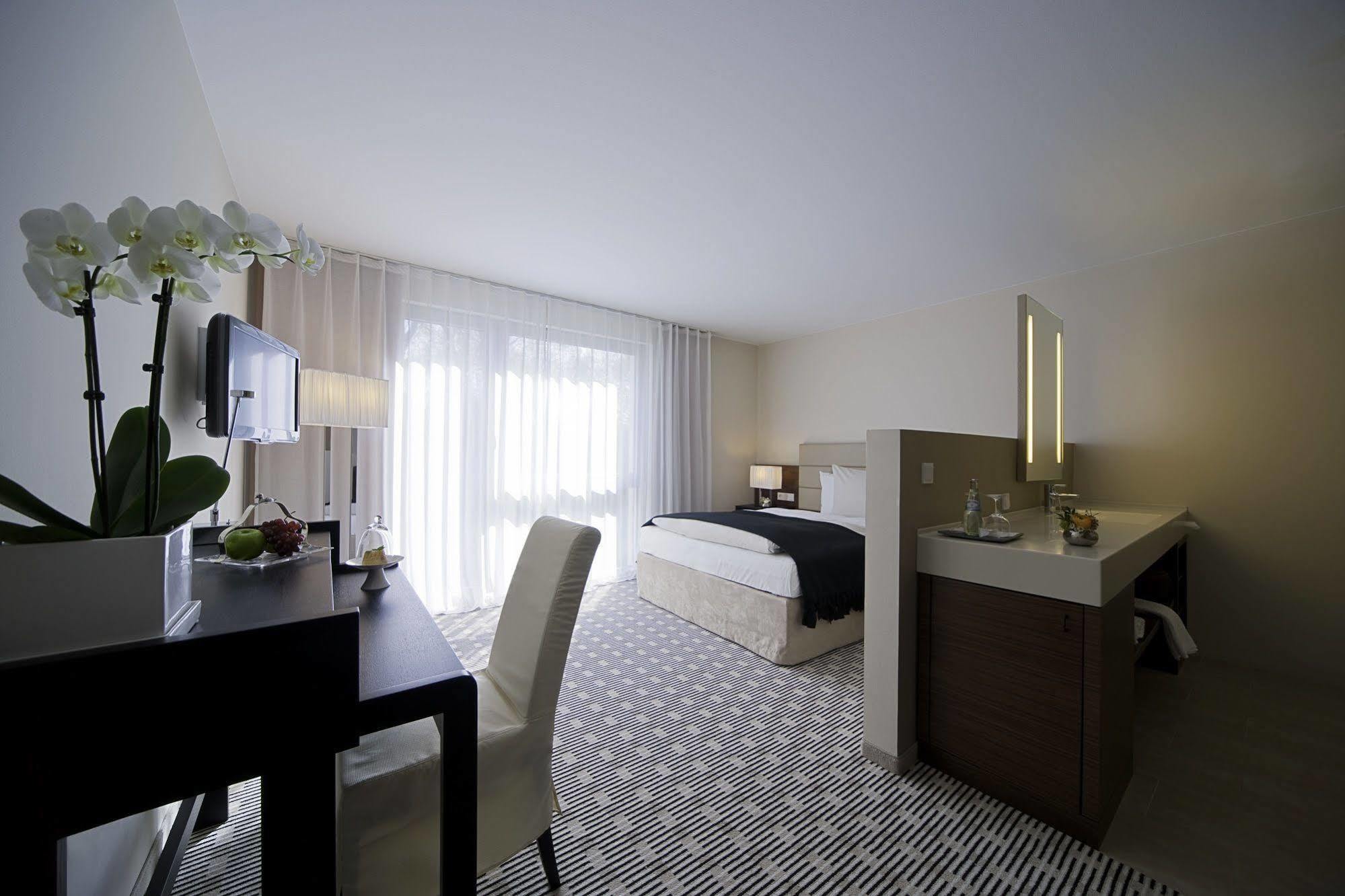 Seehotel Ketsch Schwetzingen Exterior photo